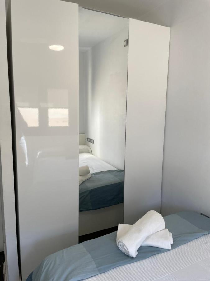 Moderno Apartamento Con Plaza De Garaje En Pleno Centro De Almería Eksteriør bilde