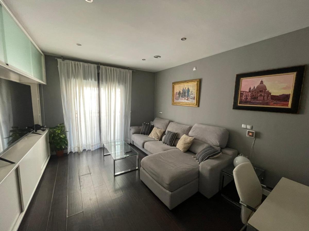 Moderno Apartamento Con Plaza De Garaje En Pleno Centro De Almería Eksteriør bilde