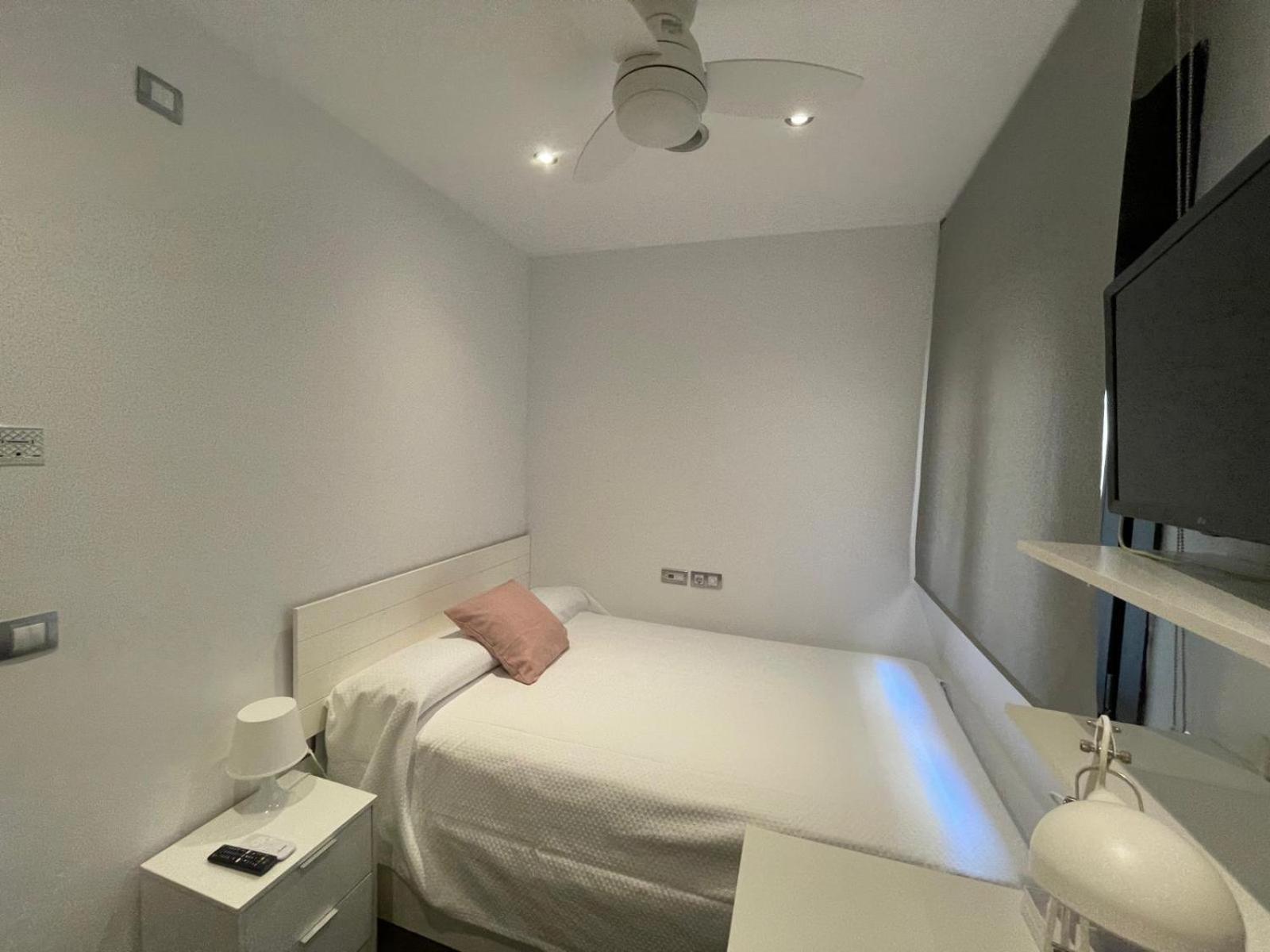 Moderno Apartamento Con Plaza De Garaje En Pleno Centro De Almería Eksteriør bilde